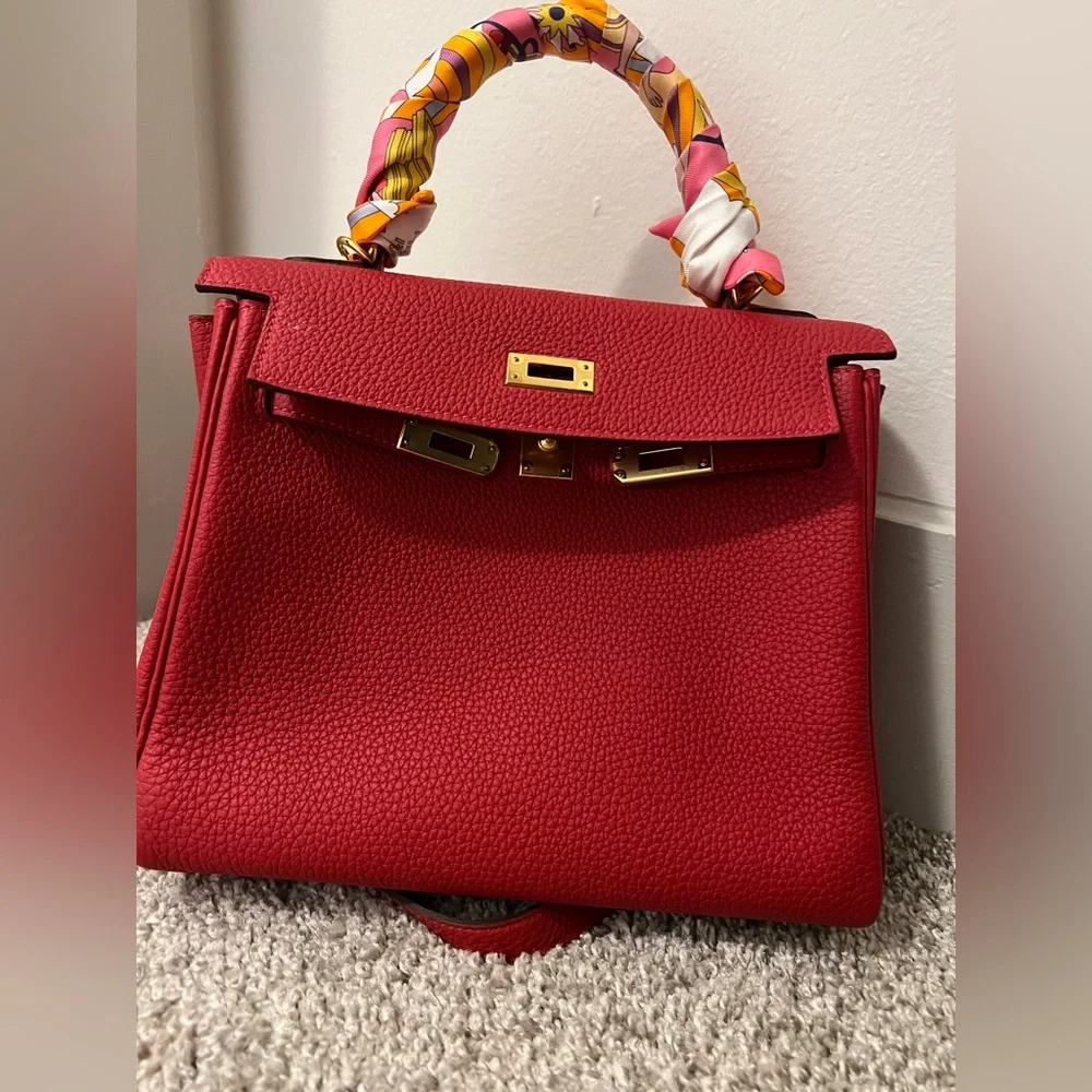 Hermes Kelly 25 in Red Togo Leather. ❤️💋 - Picture 2 of 9